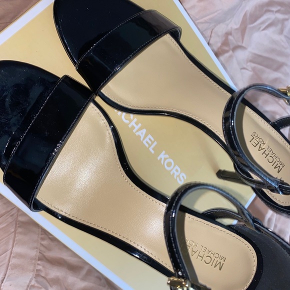 COPY - Michael Kors Mid Patent leather Sandal 👡 - Picture 1 of 6